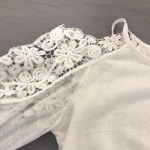 Cold shoulder lace sleeve top - Picture 10 of 10